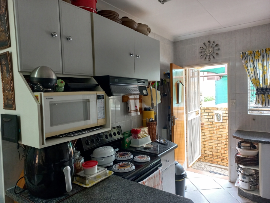 3 Bedroom Property for Sale in Safari Gardens North West